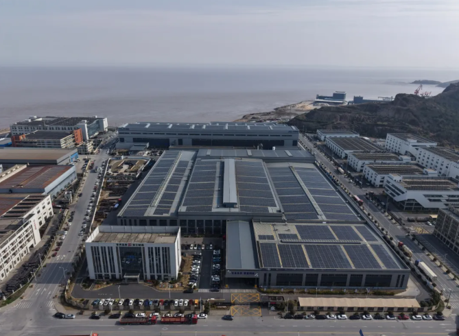 【业务一线】新材料遇上新能源： 一片厂房，两翼齐飞